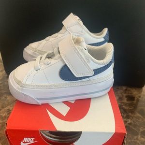 Size 3 Nike blazer low.